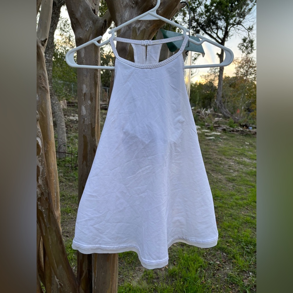 White Lululemon tanktop